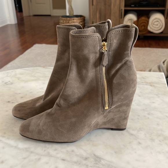 Marion Parke Driscoll Suede Double Zipper Wedge Bootie - Picture 3 of 7